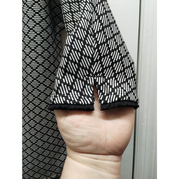 Chico's Size Medium (1) Black White Geometric Fringe Trim Dolman Sleeve Top - Picture 6 of 8